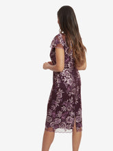 Arianna Embroidered Cap Sleeve Shift Dress